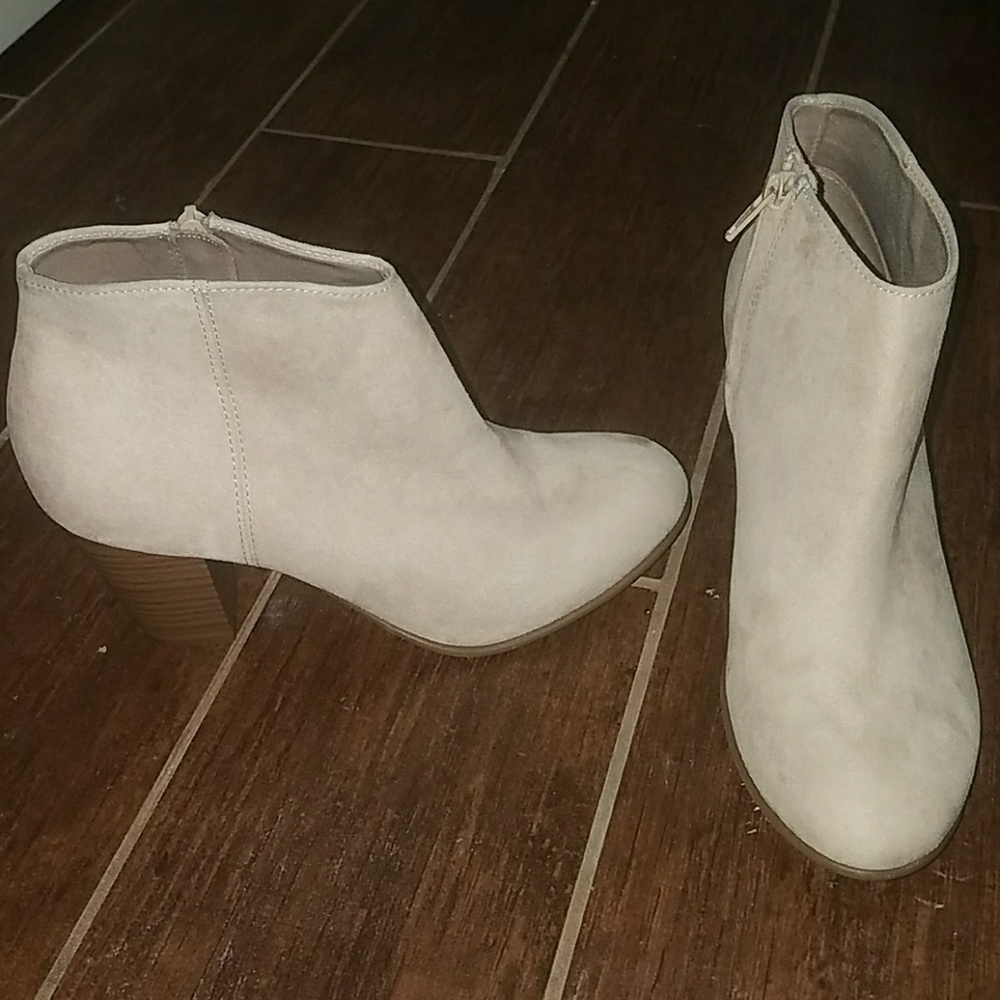 Great condition OLD NAVY boots